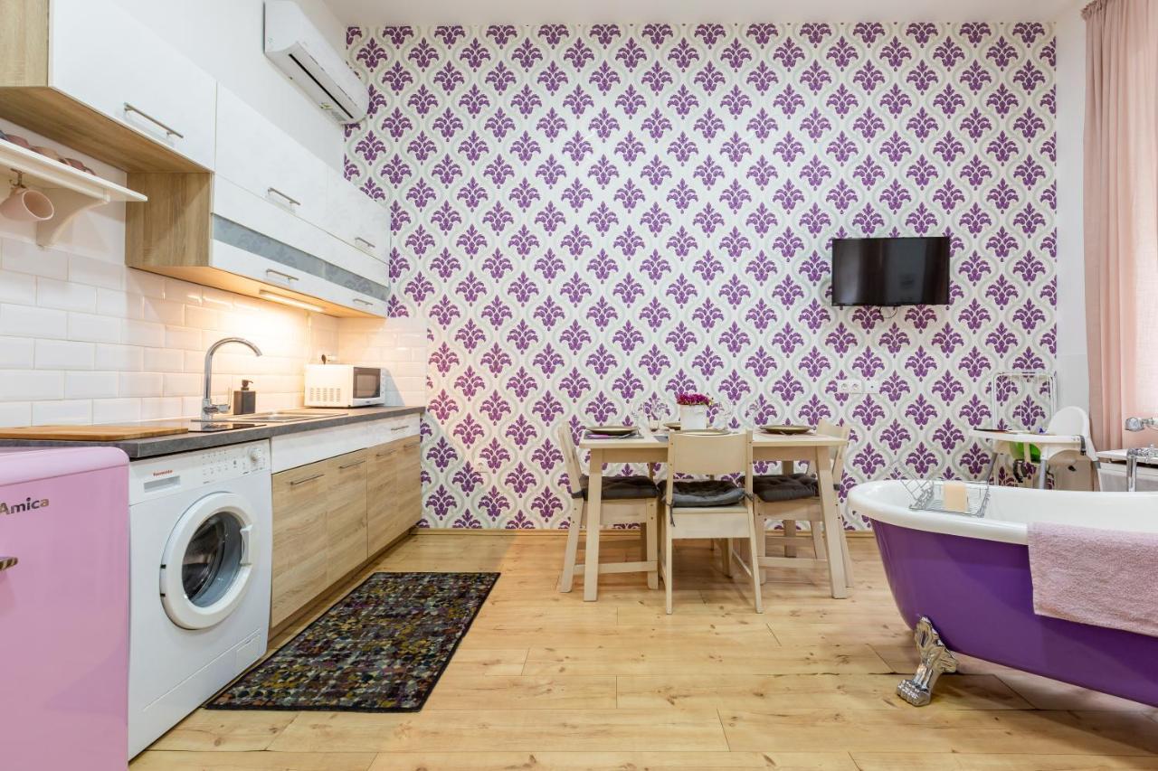 Elegant Coziness On King Street Apartment Budapest