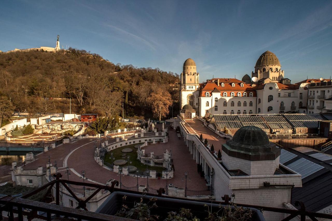I * Budapest