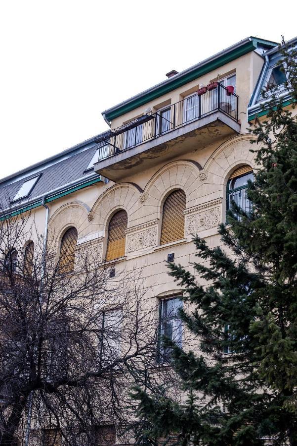 Apartment I *