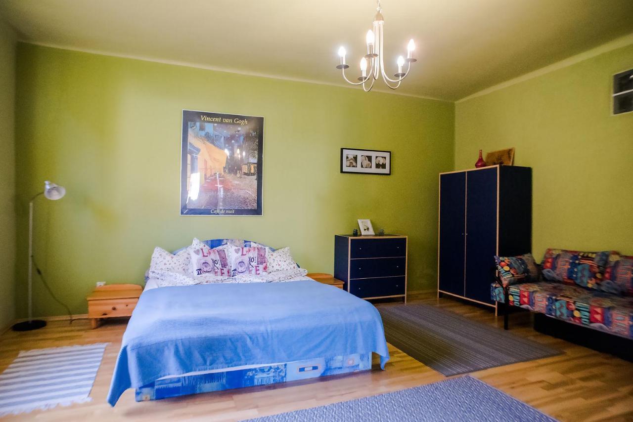I Apartment