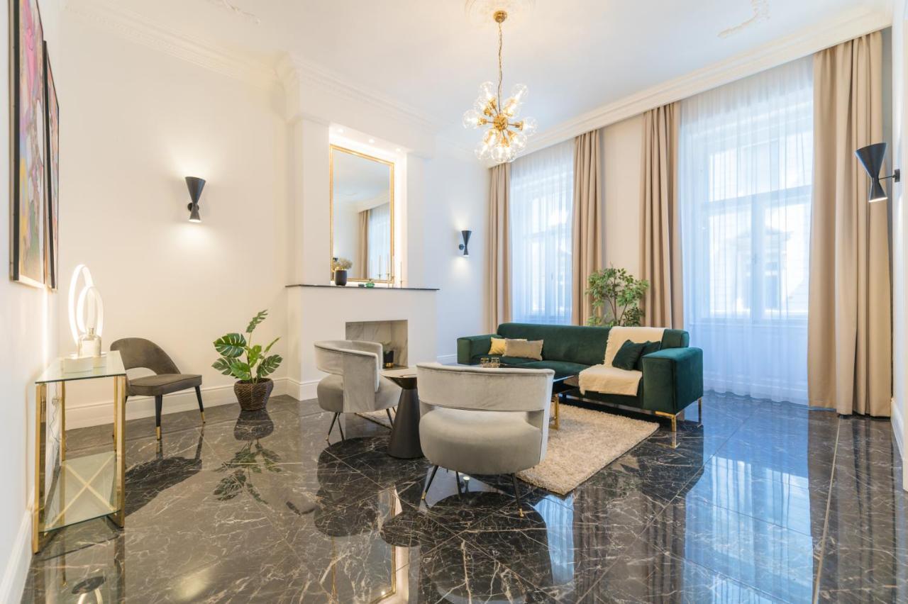 Marble - Palace District Apartment *
