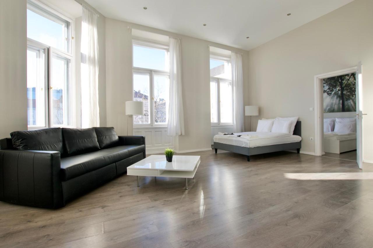 Premium By Hi5 - B25 * Budapest