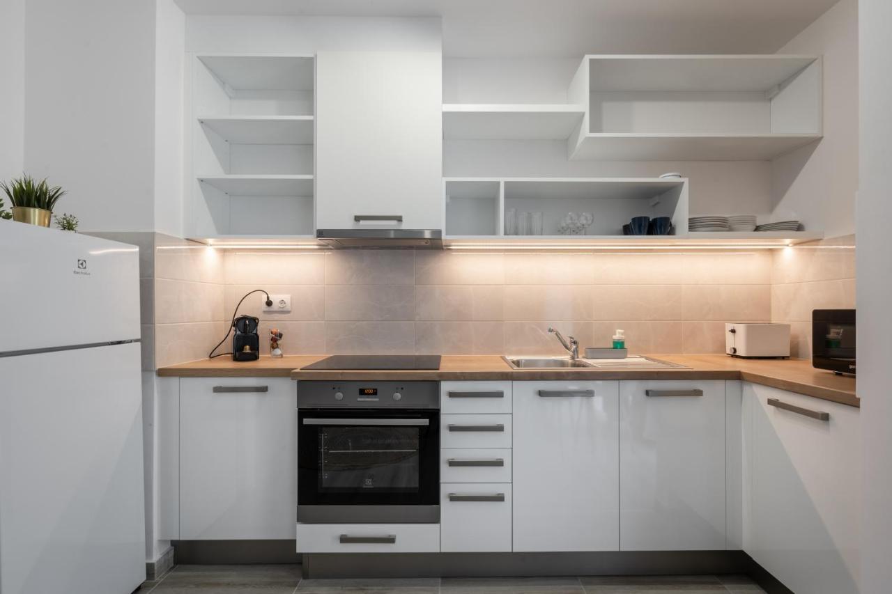 Szabolcs Apartment *
