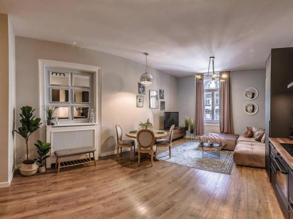 Lejlighed True Gem Downtown Next To Synagogue And Gozsdu Garden Area *
