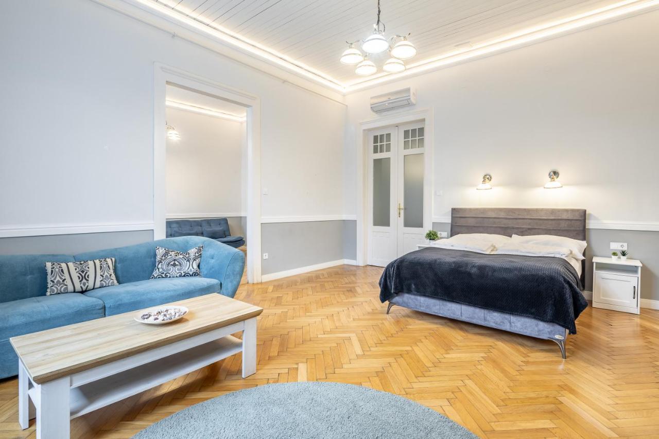 Apartment Luxurious At Center Budapest