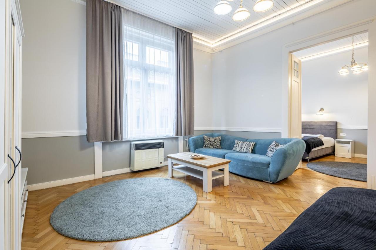 Luxurious At Center