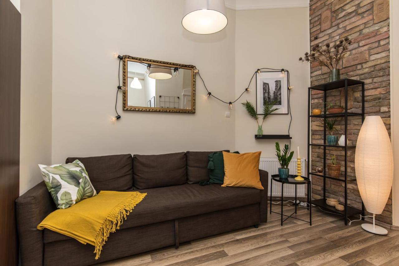 Cozy Nest In The Heart Of Lägenhet