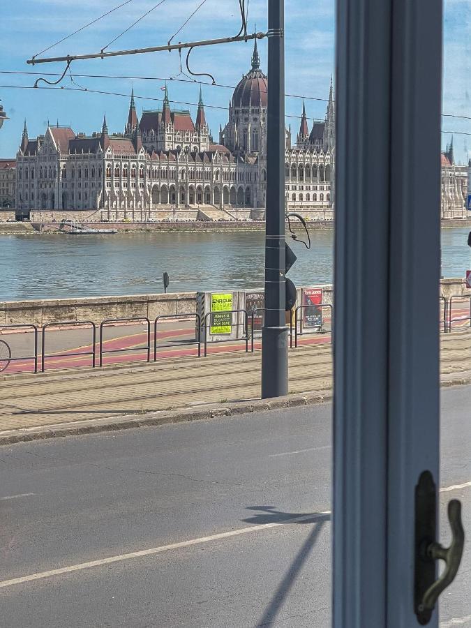 Luxury Riverside Panorama Apartment Budapest