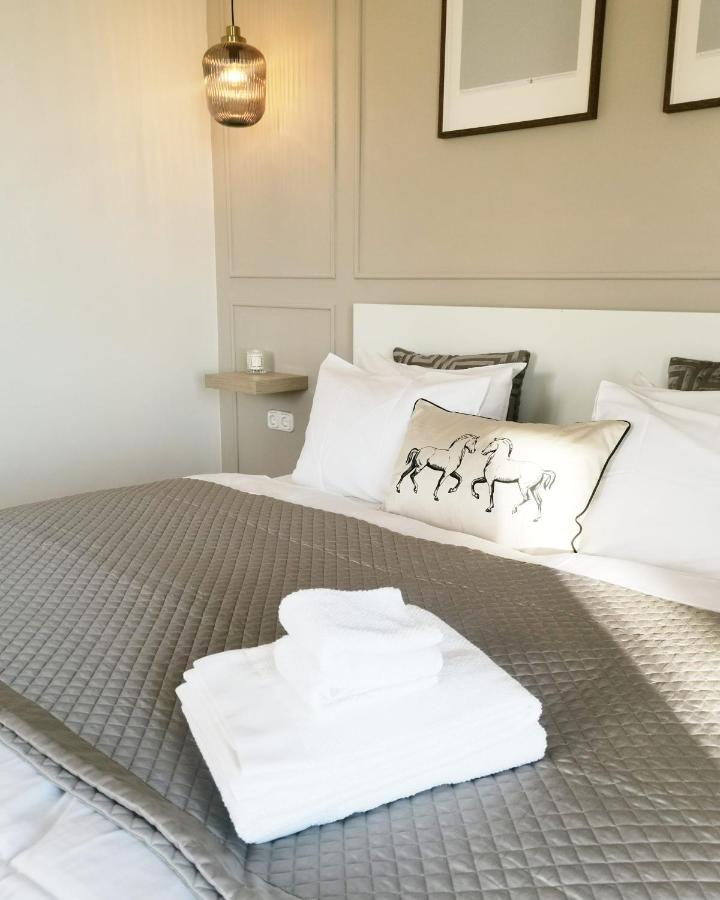 Grand Terrace With Ac & Heating