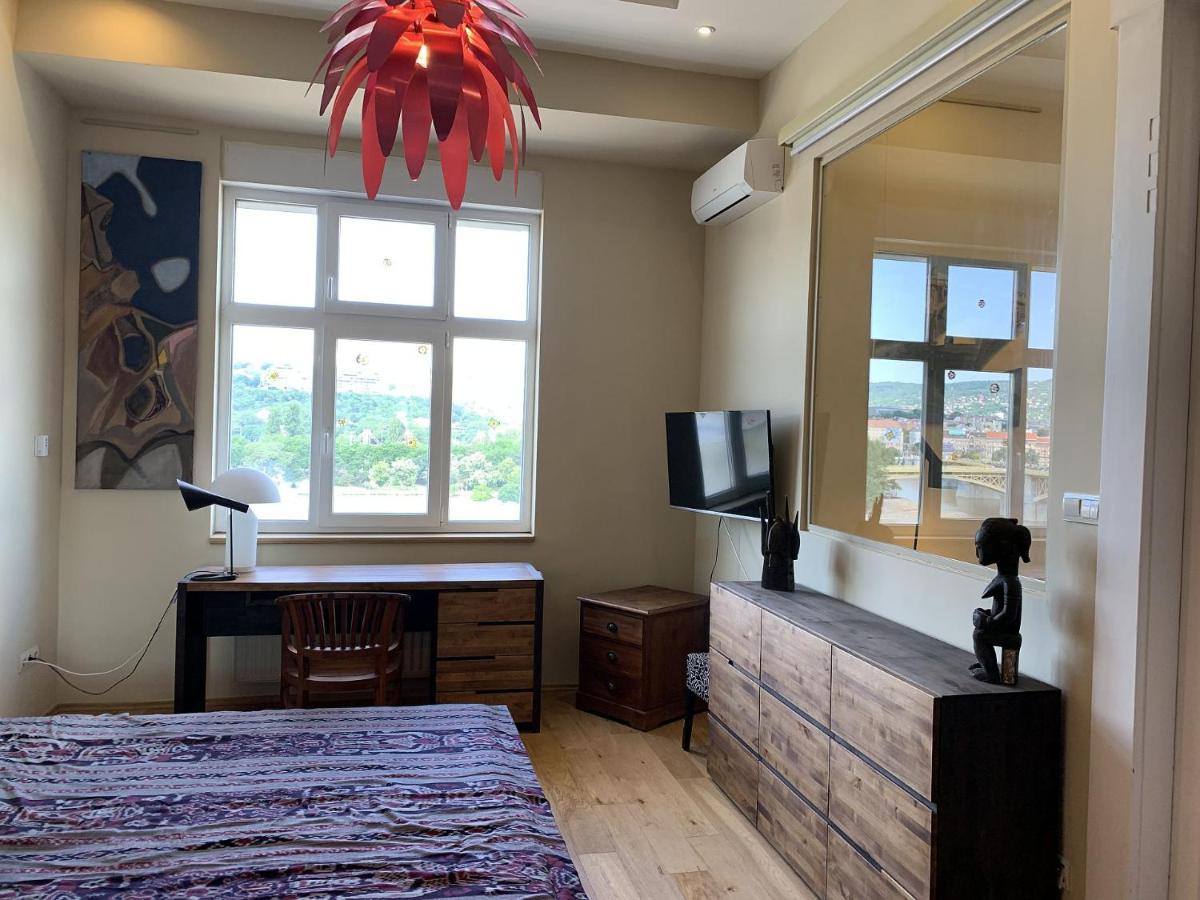 Riverside Gem In The Center Appartement *