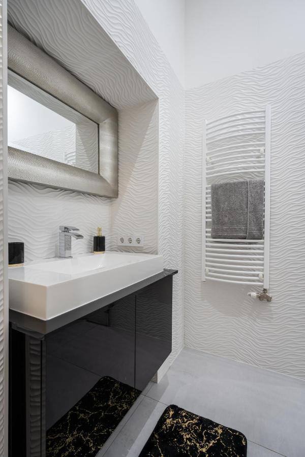 Apartment Opera Luxury With Free Parking
