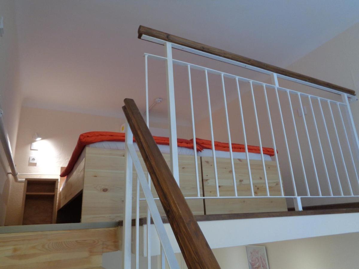 Pensión Loft House *