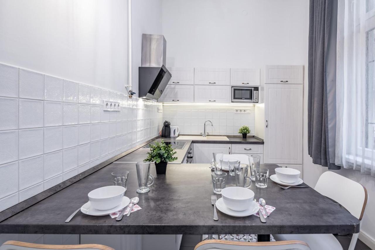 Central Luxury With Ac Apartmán