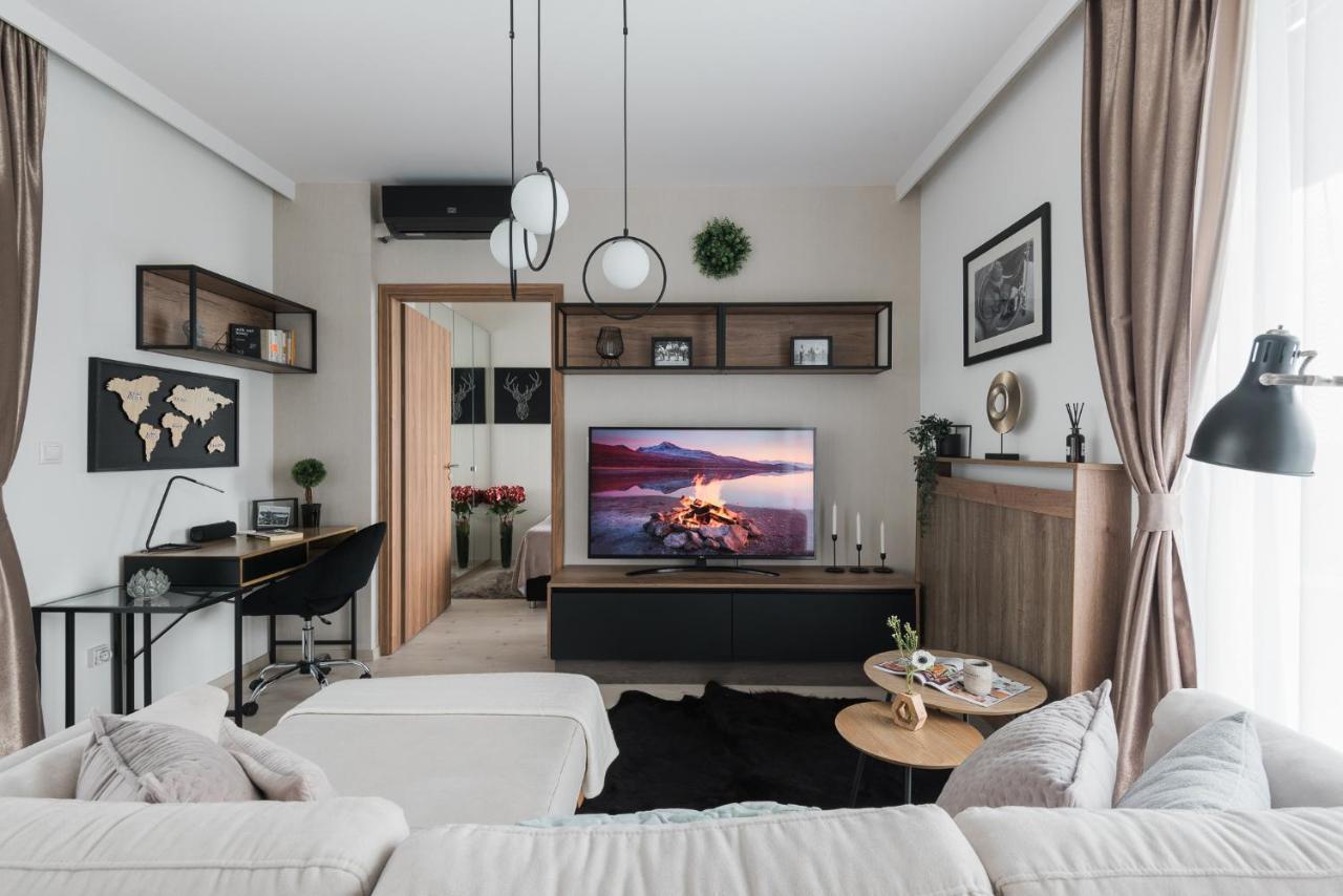 Downtown Penthouse Apartment *