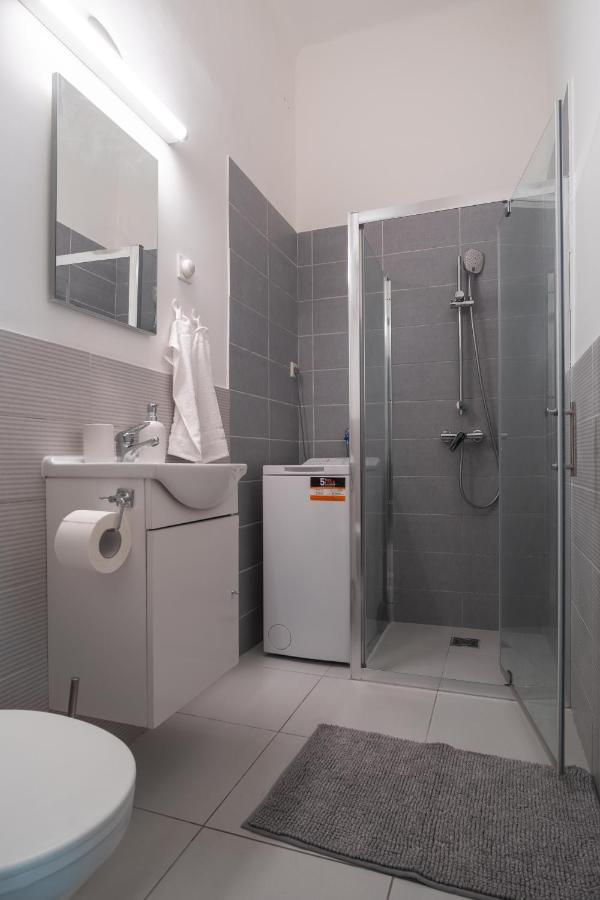 Very Central 1-br Apt With Patio Apartman Budapest