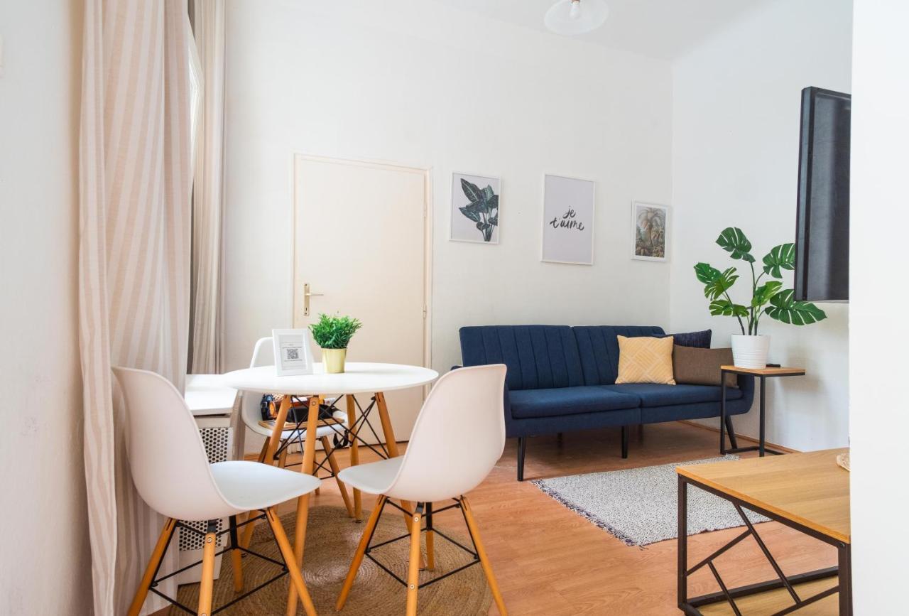 Very Central 1-br Apt With Patio *