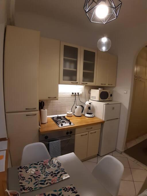 Apartment B10 Baross