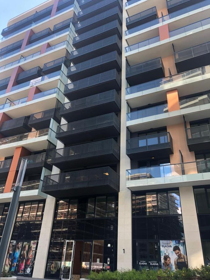 Sweet , 30sqm Studio, Free Private Parking, Mountain View, Balcony, 20 Min From Downtown * Boedapest
