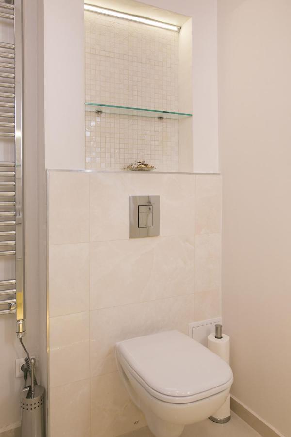 Panni Luxury Next To Gozsdu Garden Budapest
