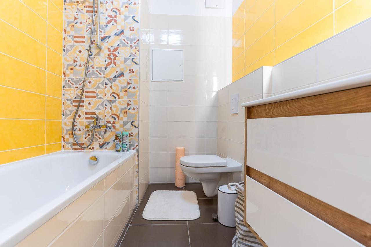Apartment Modern & Newly Built With Private Garage Budapest