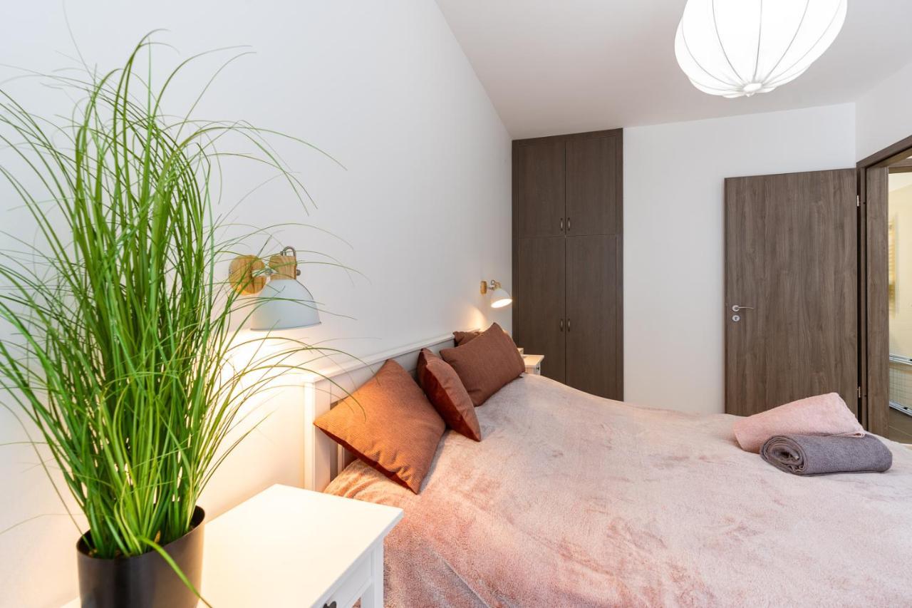 Apartment Modern & Newly Built With Private Garage Budapest
