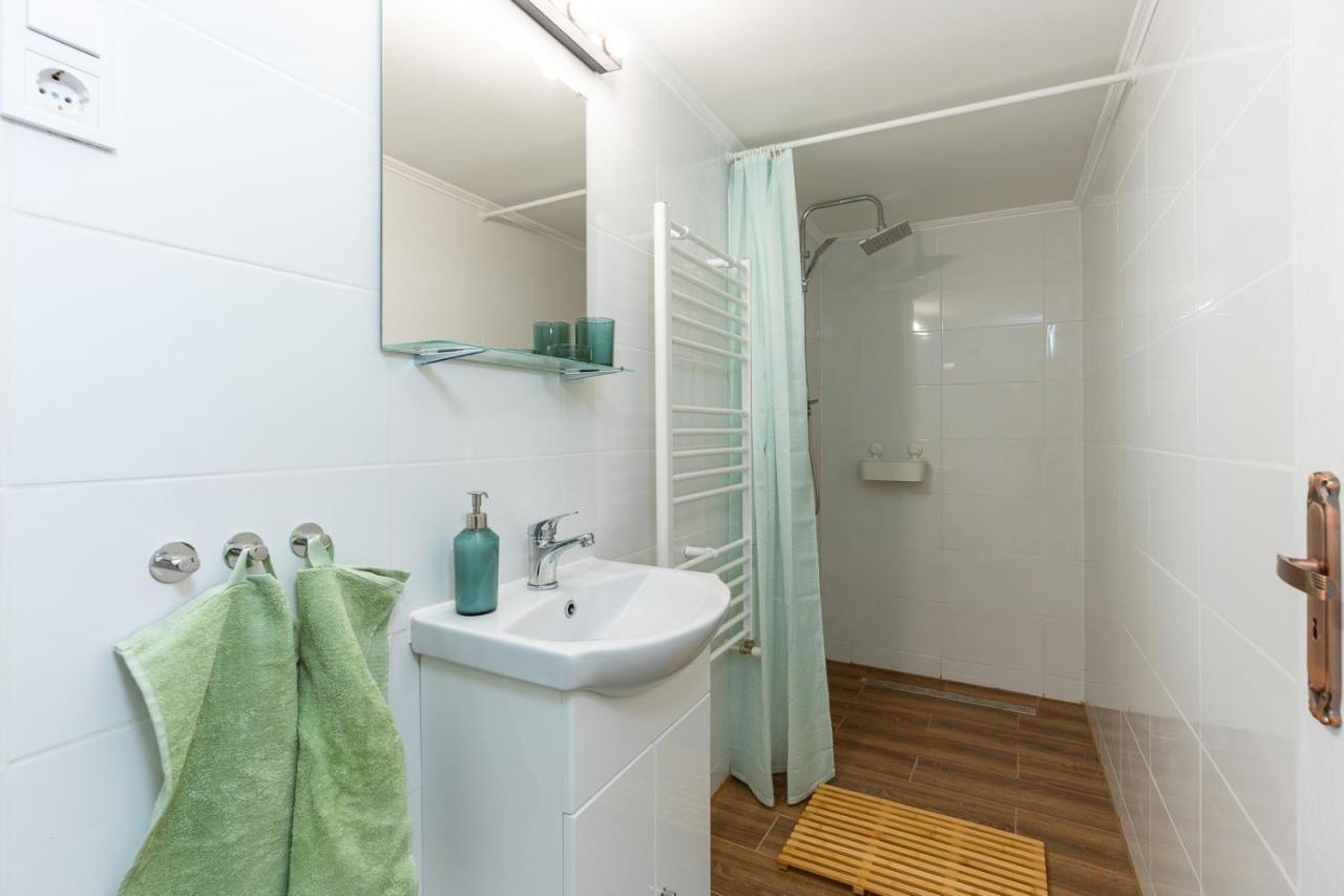 Stylish 2-bedroom In Budapest