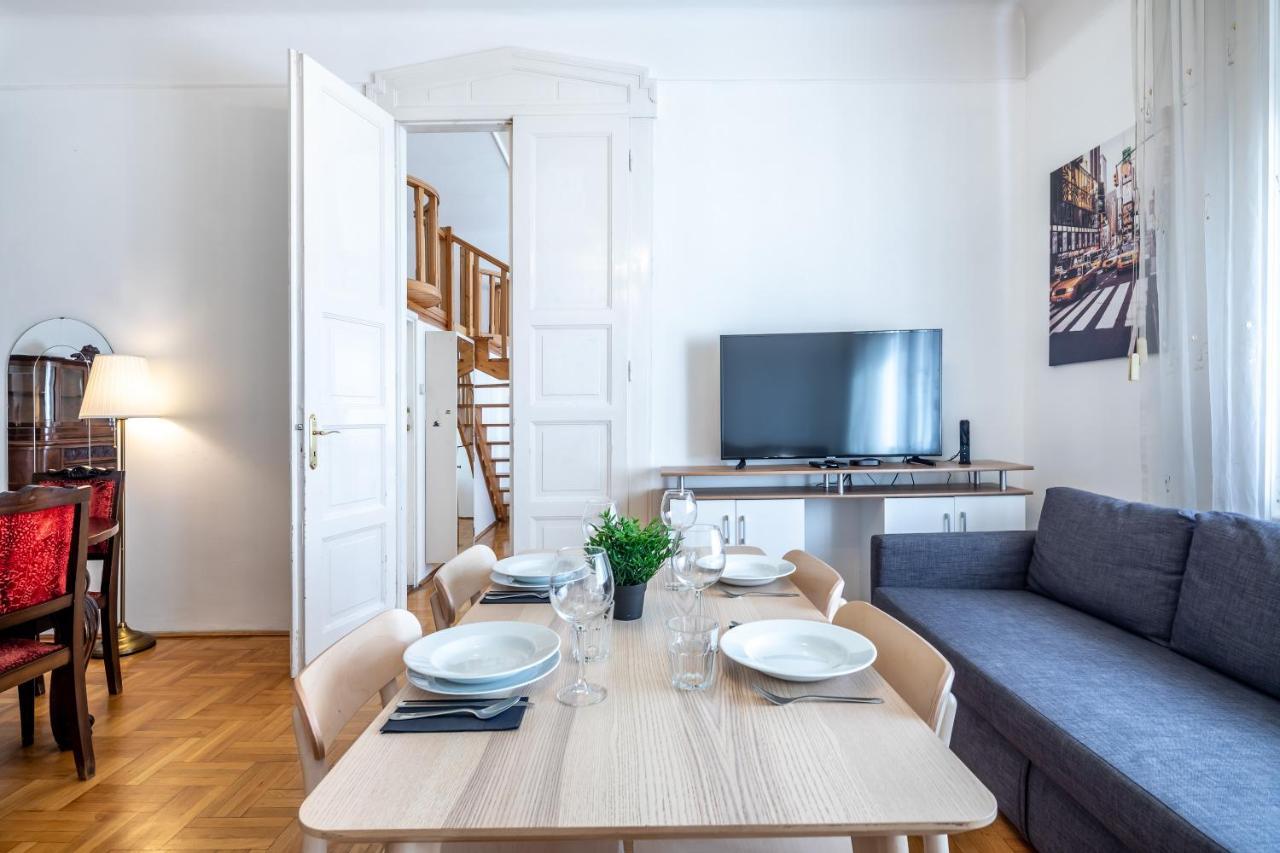Huge In The Center Apartment Budapest