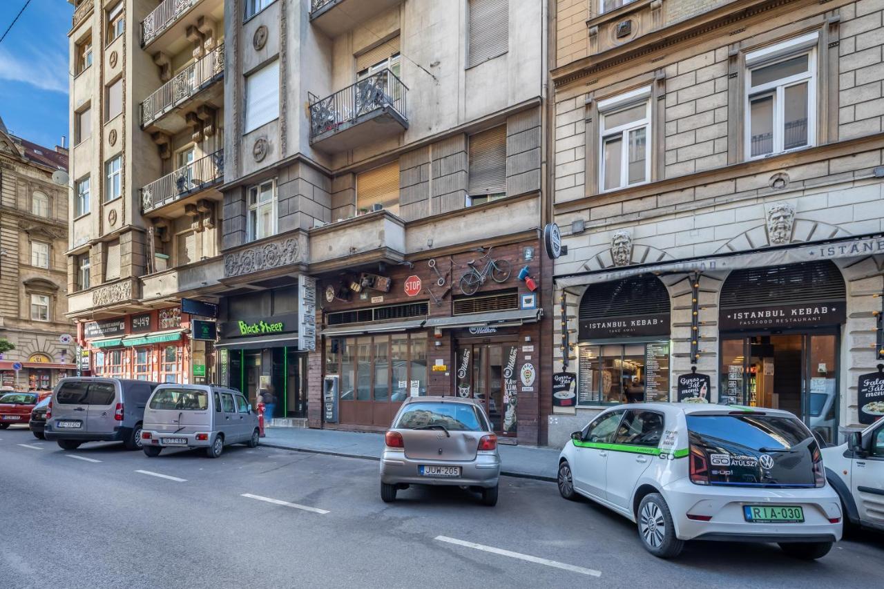 Apartment Huge In The Center Budapest