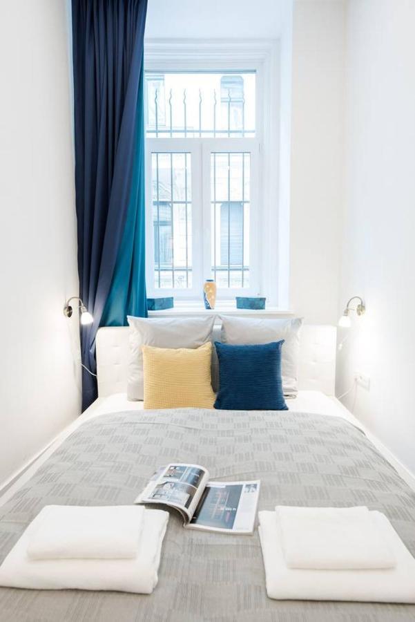 Newly Refurbished At Superb Location Apartament *