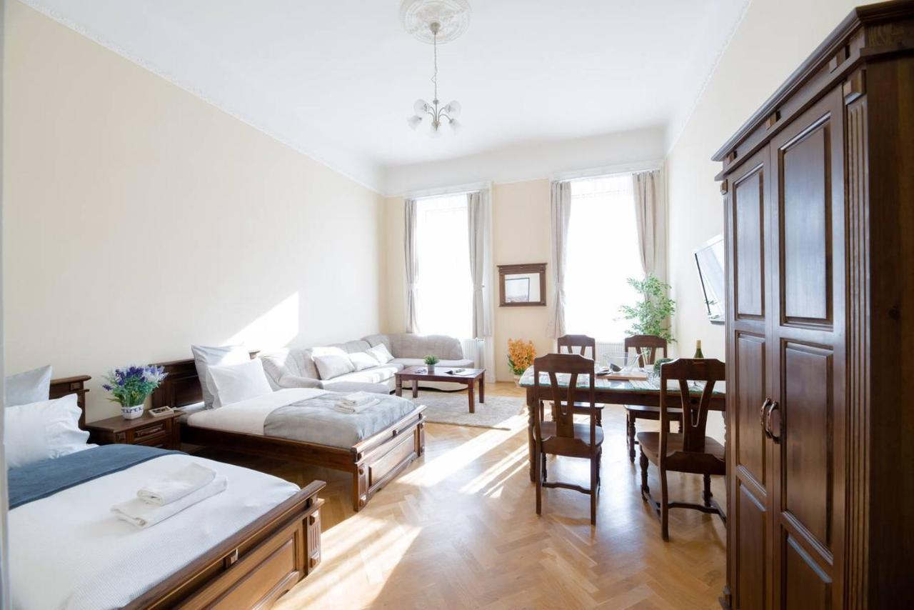 Central Bright And Spacious With 3 Appartement Budapest