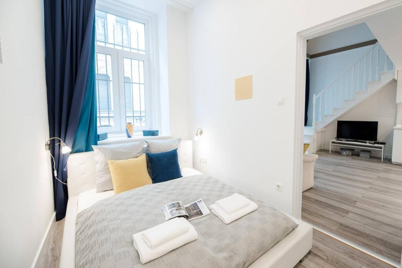 Appartement Newly Refurbished At Superb Location