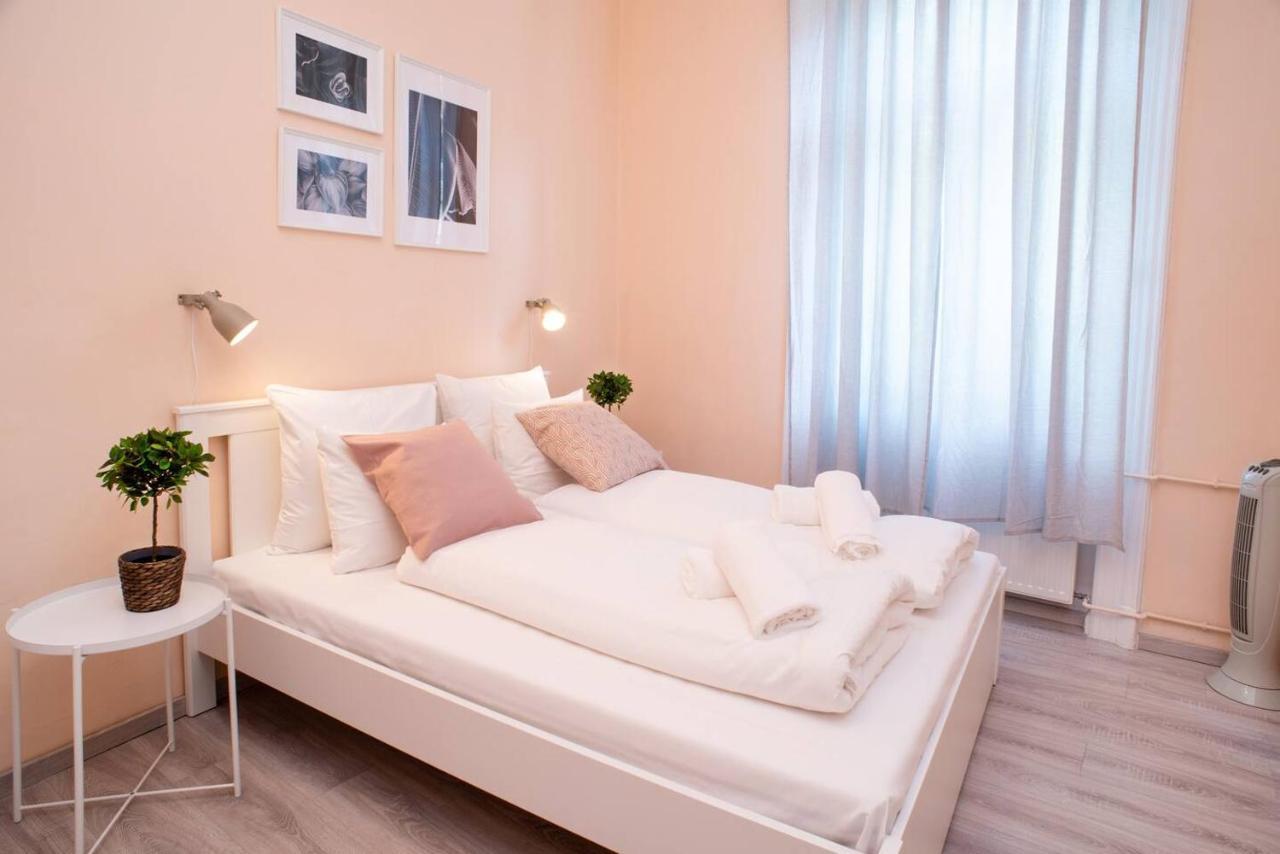 Apartmán And Large Ac Away From *