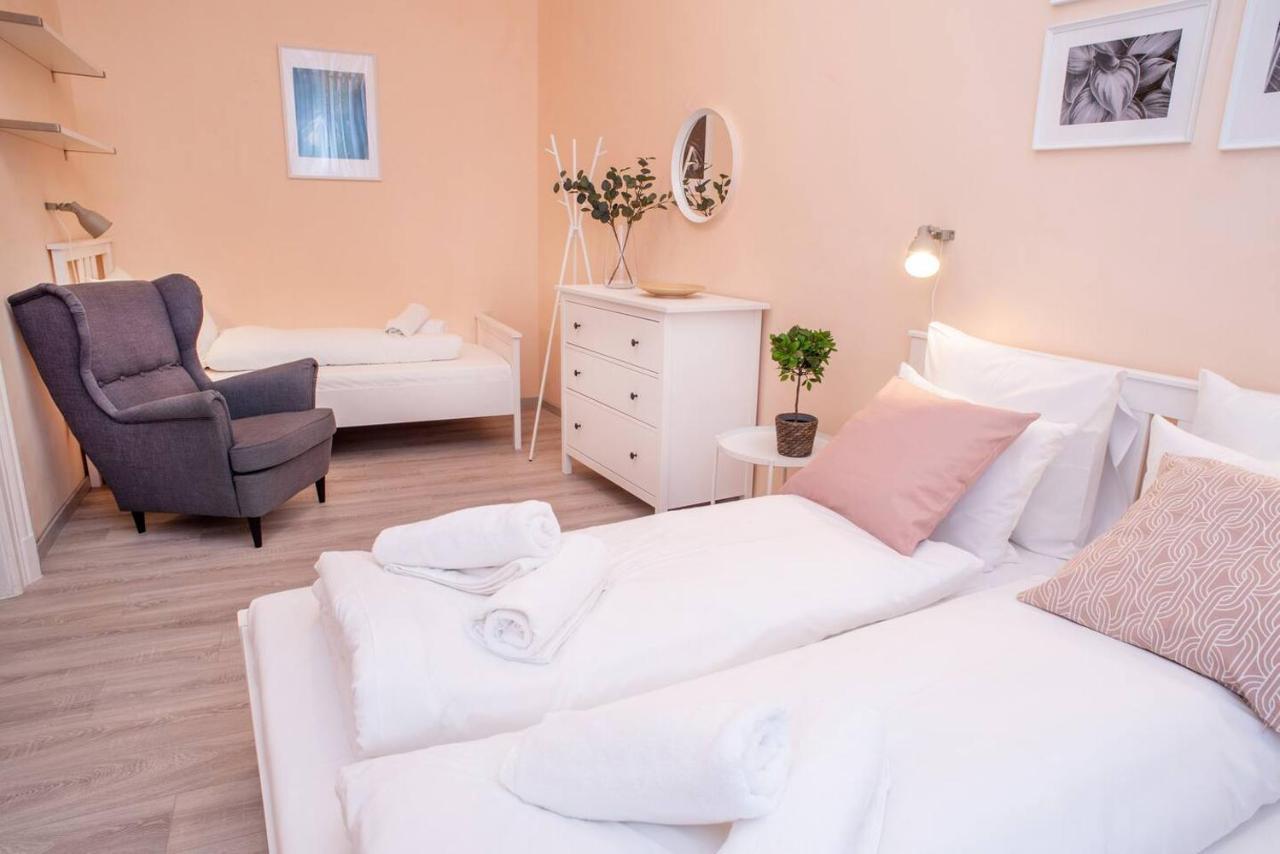 And Large Ac Away From Apartmán *