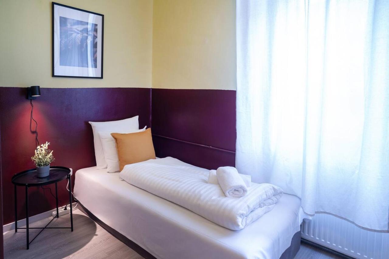 And Large Ac Away From Apartmán Budapešť