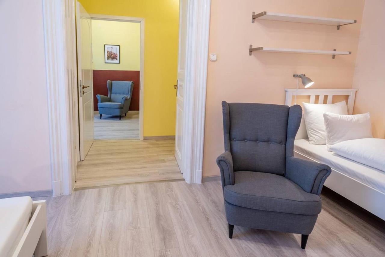 Apartmán And Large Ac Away From *