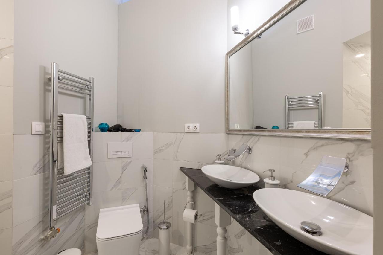 Designer Luxury In The Jewish Quarter *