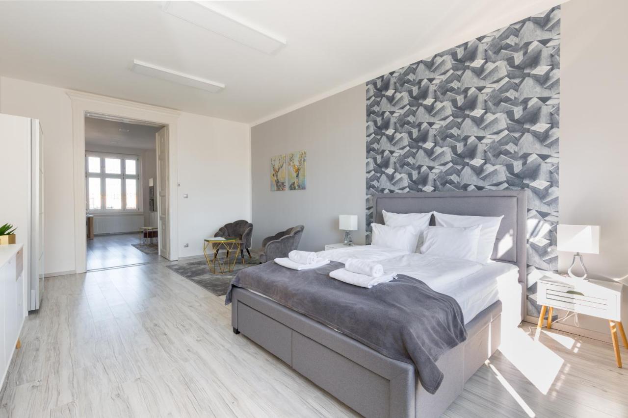 Designer On The Broadway With 2br And Ac Budapest