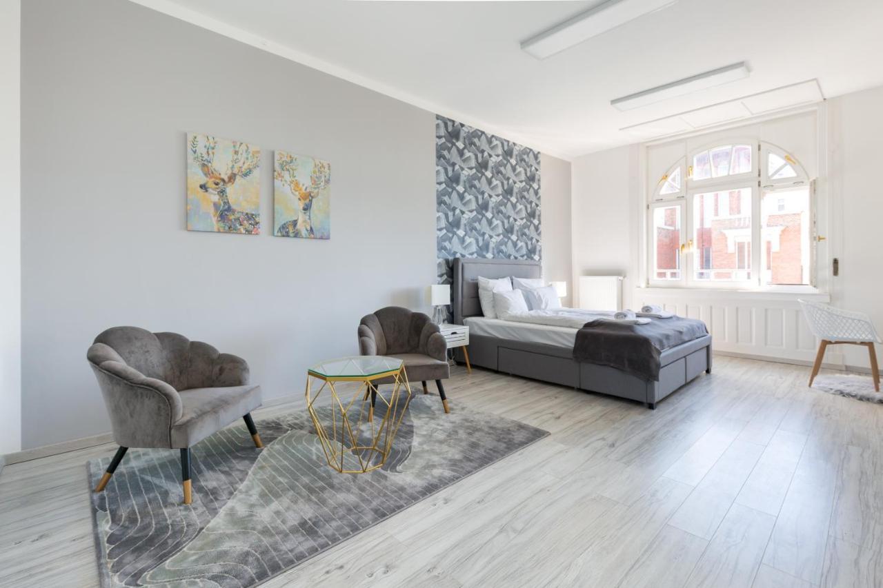 Designer On The Broadway With 2br And Ac * Budapest