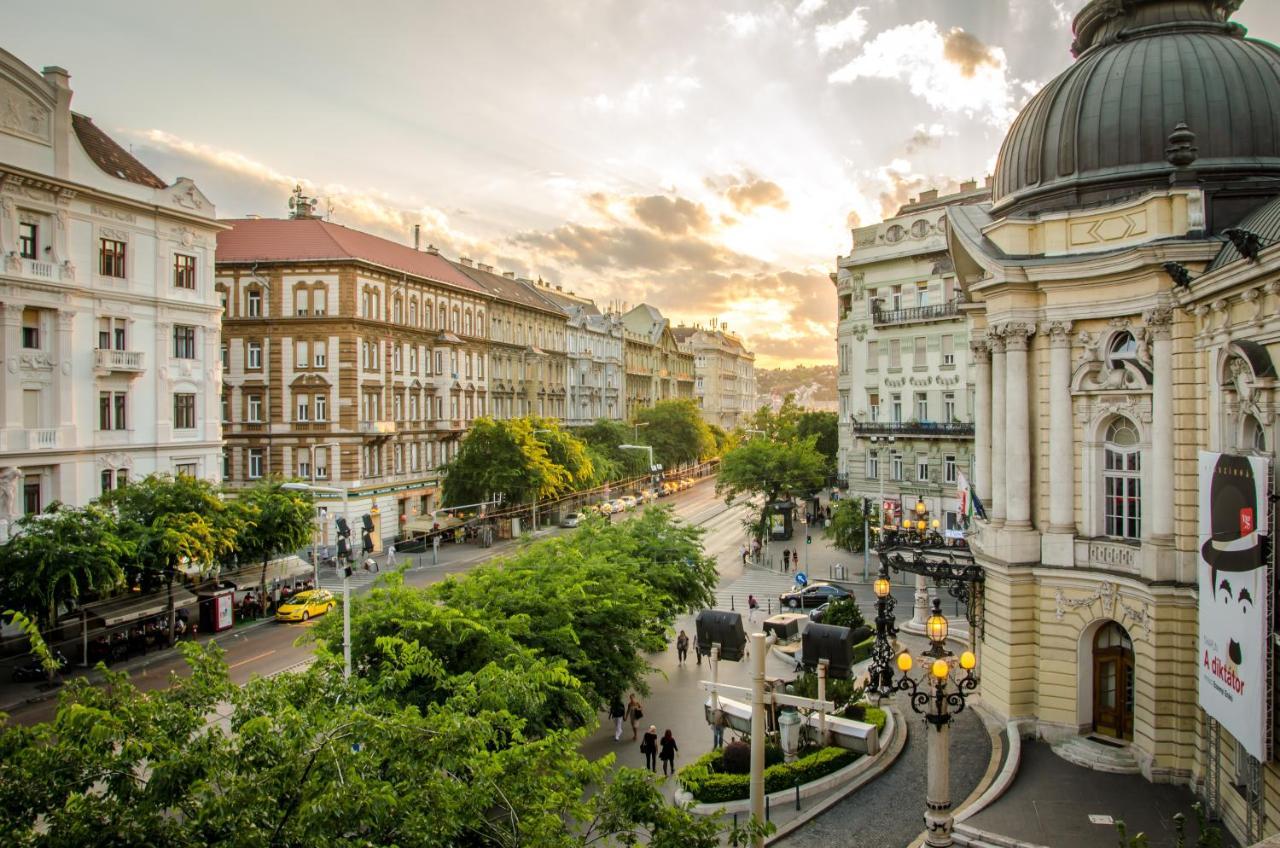 Vígszínház Hostal Budapest