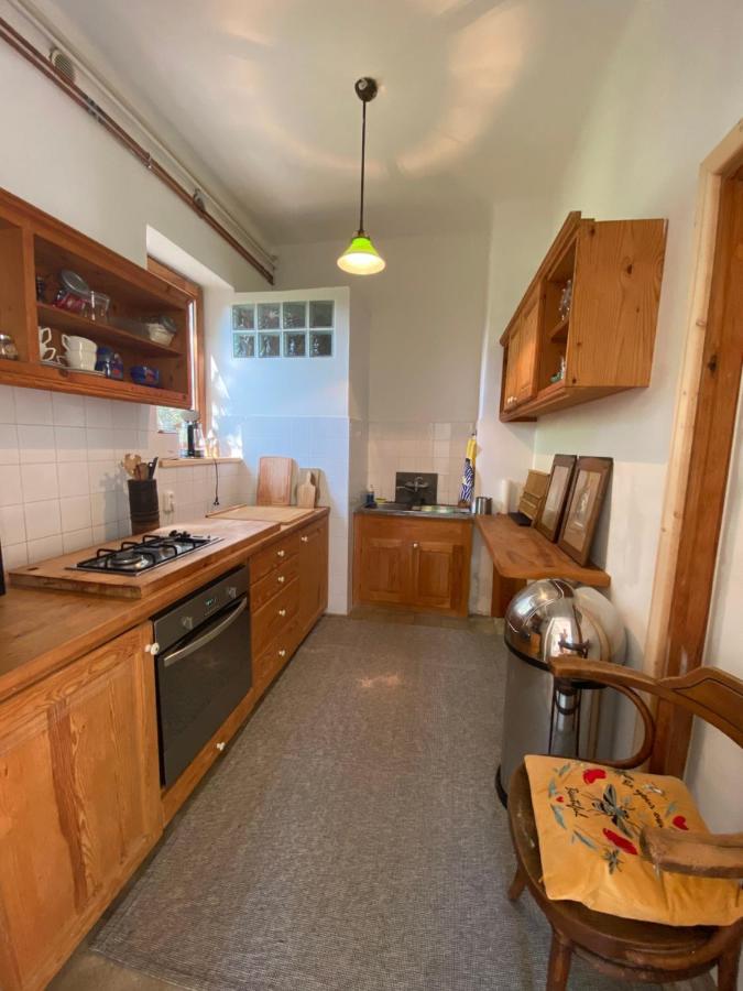 Semesterbostad Rustic & Garden Retreat On Buda Hilltop