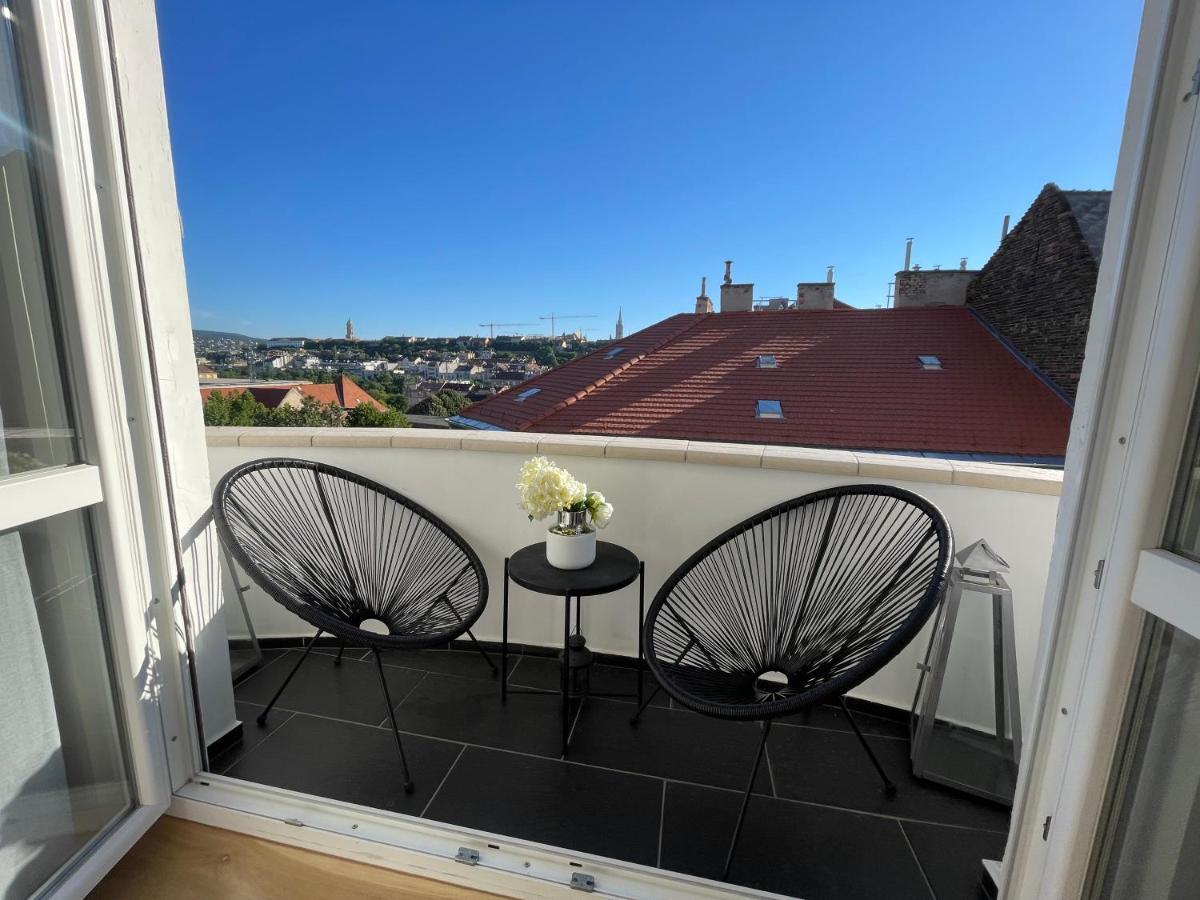 Budacastle Panoramic Luxurious Family Apt, Free Parking Included Apartment *