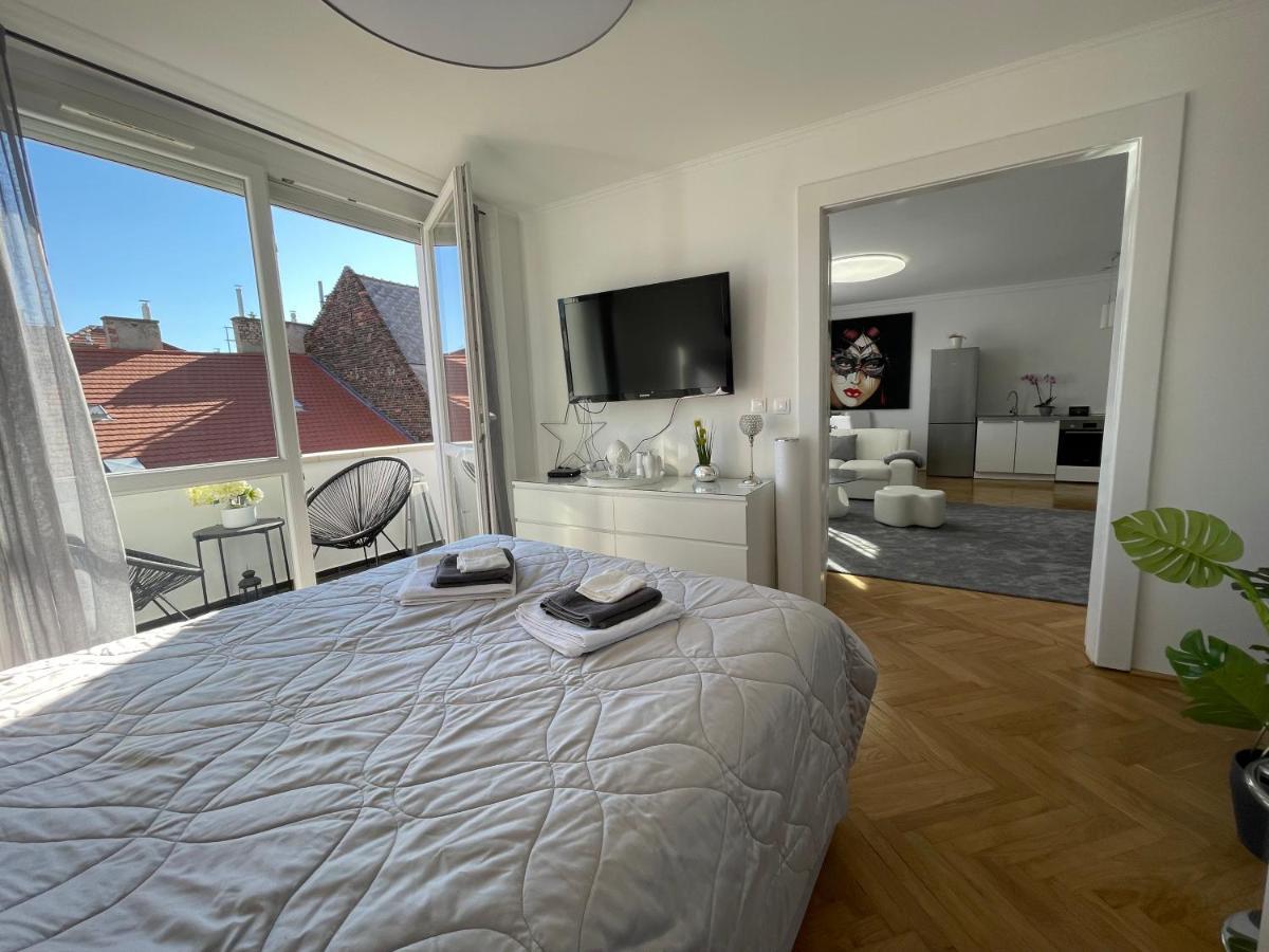 Budacastle Panoramic Luxurious Family Apt, Free Parking Included Budapest