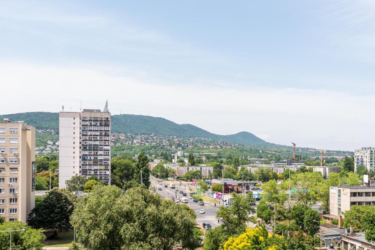 Sweet , 30sqm Studio, Free Private Parking, Mountain View, Balcony, 20 Min From Downtown Appartement