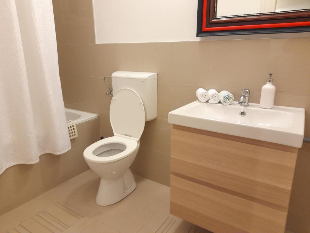 3 Bedrooms Suite, 2 Bathrooms, Balcony At Opera * Budapest