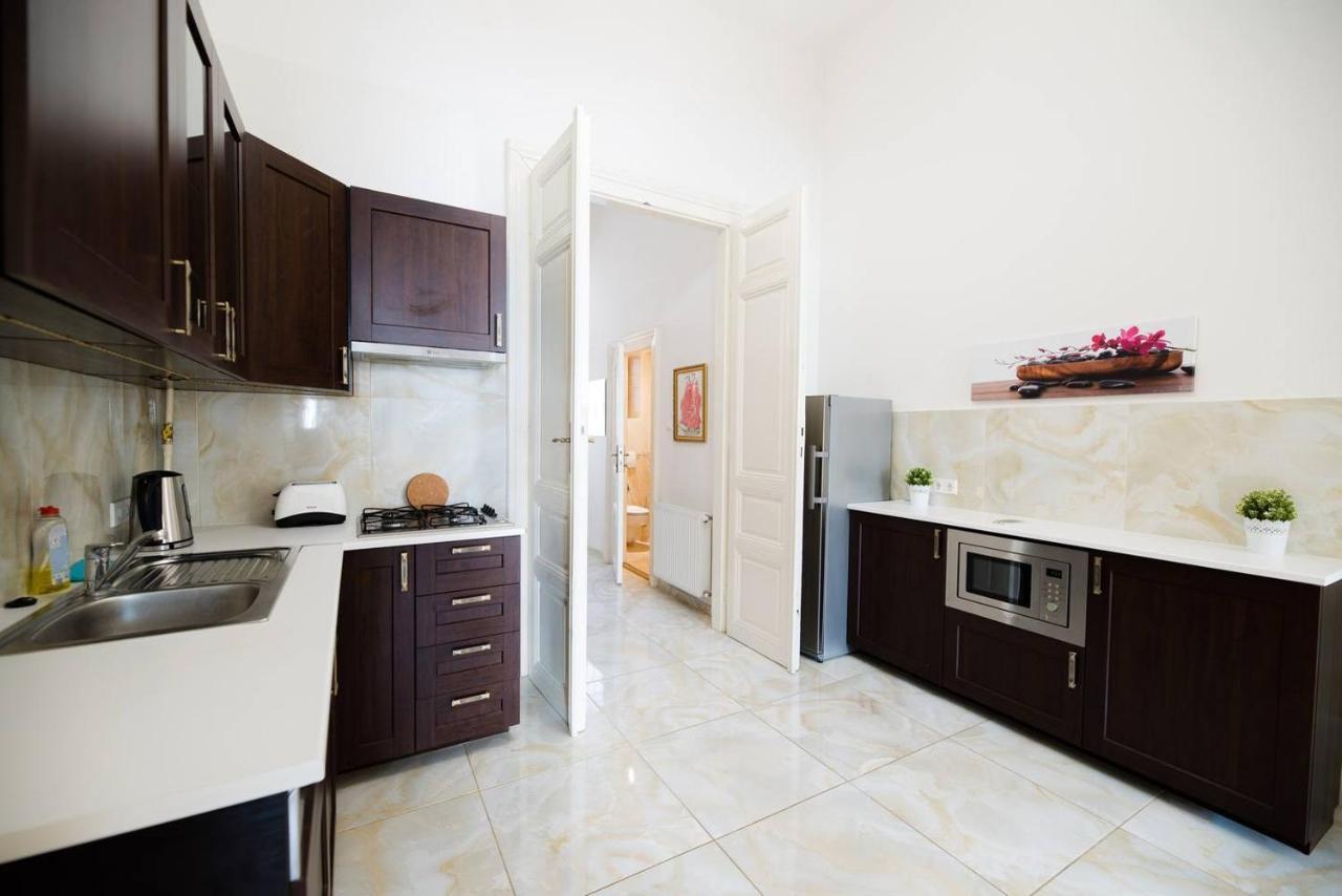 Central Bright And Spacious With 3 Apartamento