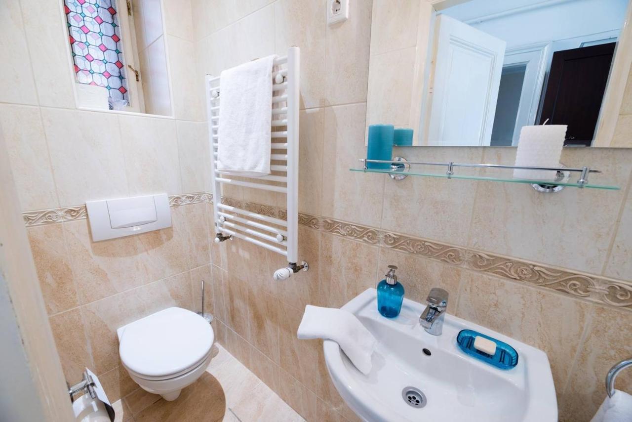 Central Bright And Spacious With 3 * Budapest