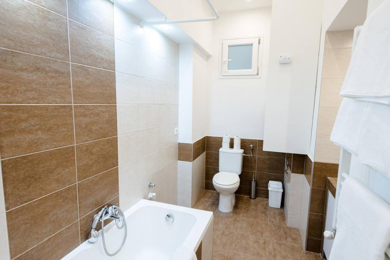 Appartement Newly Refurbished At Superb Location