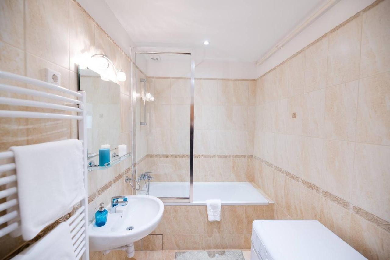 Central Bright And Spacious With 3 Budapest
