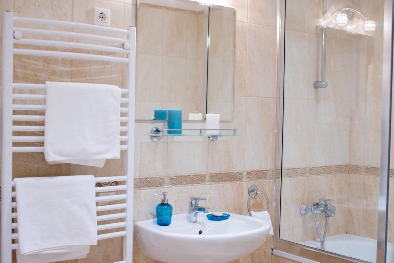 Central Bright And Spacious With 3 Appartement *