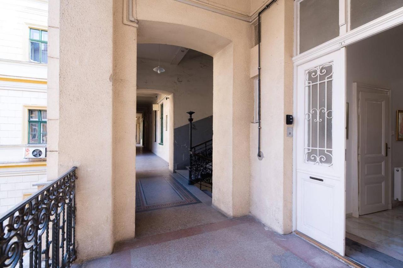 Central Bright And Spacious With 3 Apartamento